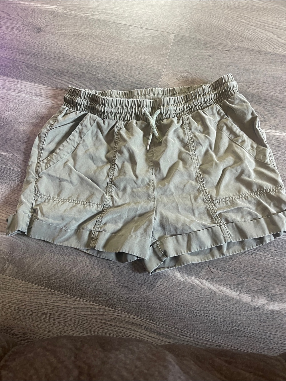 Universal Thread Olive Green Elastic Waist Pull-On Shorts